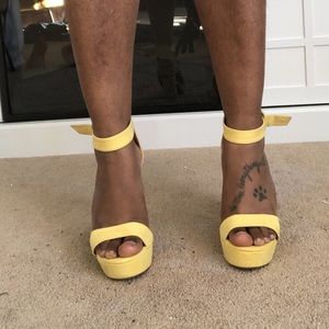 Yellow suede sandles